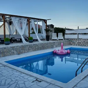 Oguic Apartament